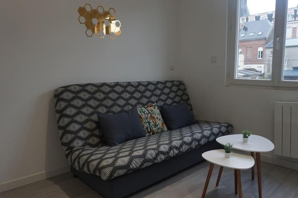 Cosy T2 Wifi Parking Proche Gare Centre Ville Saint-Quentin  Exterior foto